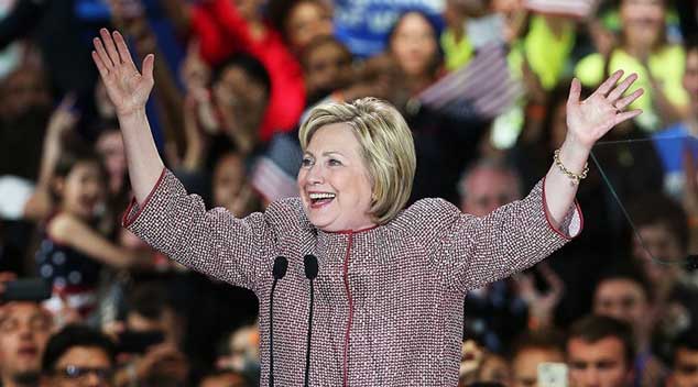 hillary-clinton-armani-jacket-speech-via-snopes